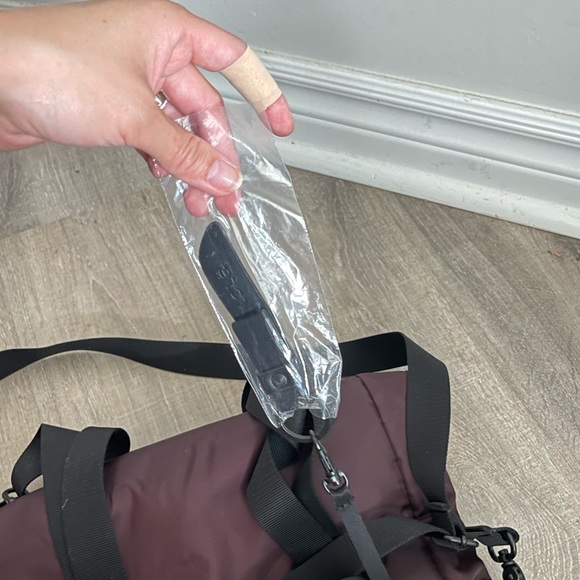 Mini Lily Bag by Lole - Picture 5 of 9